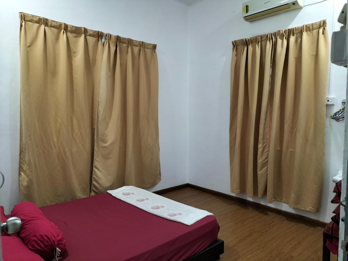Che Na Homestay Pontian Понтиан-Кечил Экстерьер фото